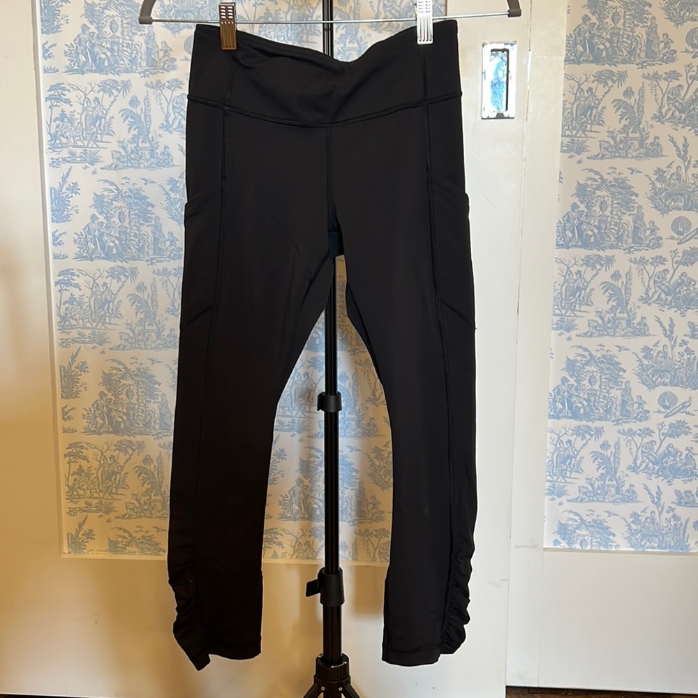 Lululemon Cropped Leggings size 4